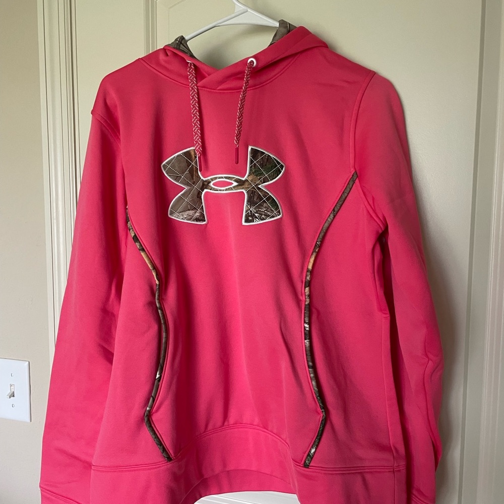 Under Armour sweatshirt